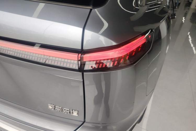 Used ONVO Luxeed L90 2025 Model—Ultra Six-Seater Version Right Rear Taillight