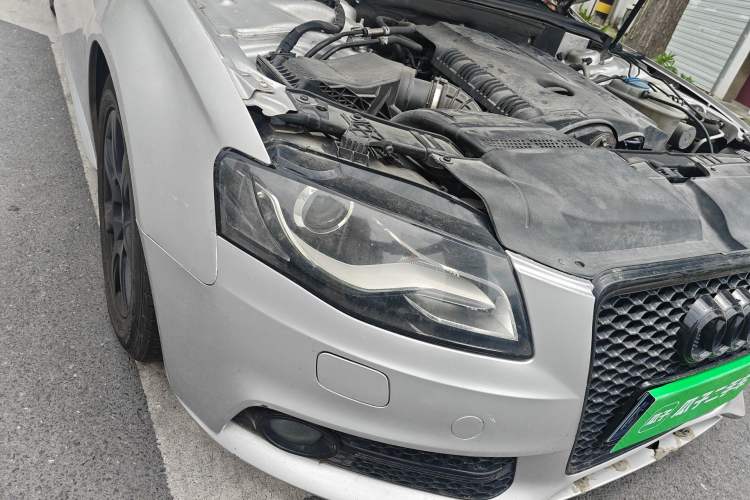 Used Audi A4L 2011 2.0 TFSI Comfort Model
