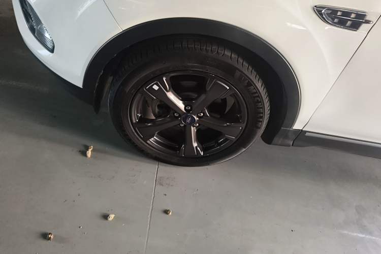 Used Ford Kuga 2019 EcoBoost 180 Two-Wheel-Drive Titanium Plus Model China V Standard Exterior 4