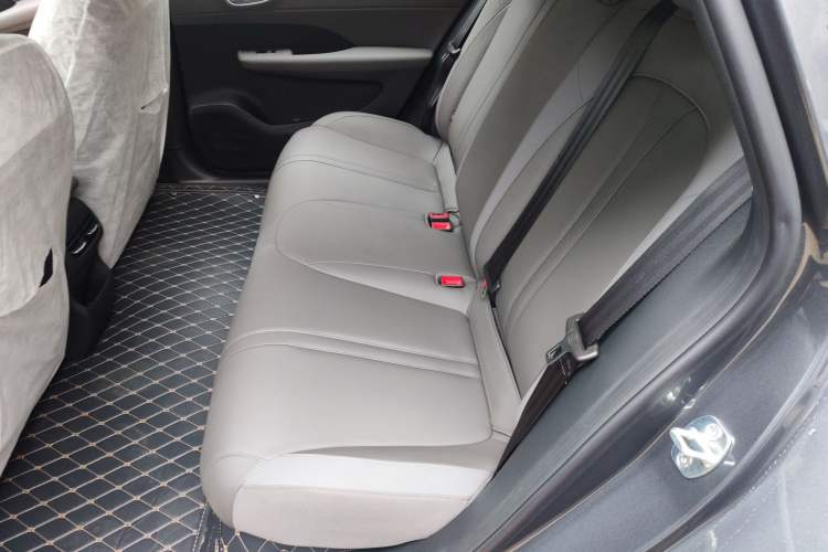 Used Roewe D6 2025 450 km Premium Edition