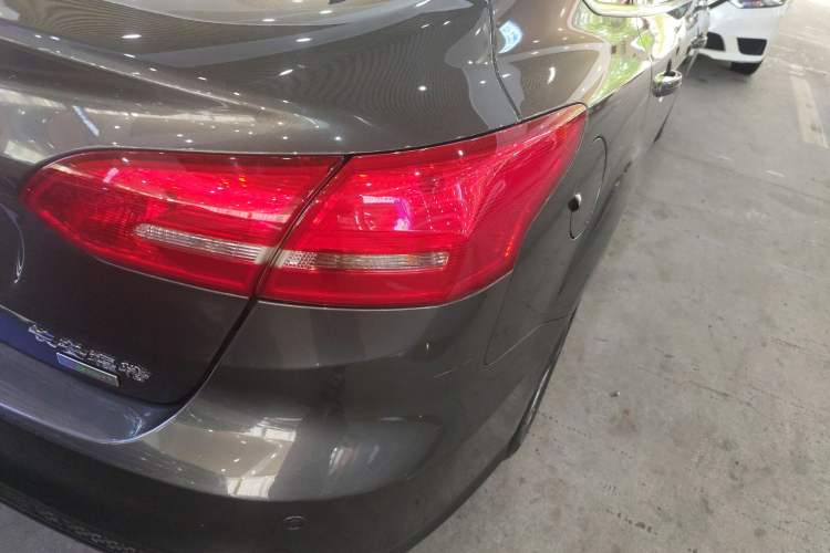 Used Ford Focus 2017 Sedan EcoBoost 180 Automatic Elite Model