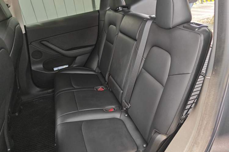 Used Tesla Model Y 2022 Long-Range All-Wheel-Drive Version