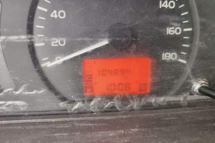 Used Wuling Rongguang 2019 1.5L Extended-Body Van Base Model with 5 Seats Odometer Close Up