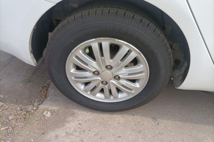 Used Kia K2 2012 Sedan 1.4L MT TOP Commemorative Edition