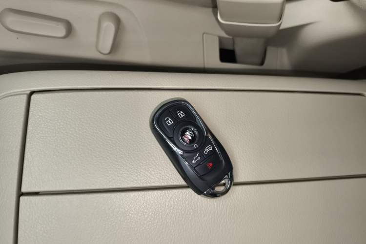 Used Buick GL8 2023 Land Business Class Smart Deluxe Model Interior 1