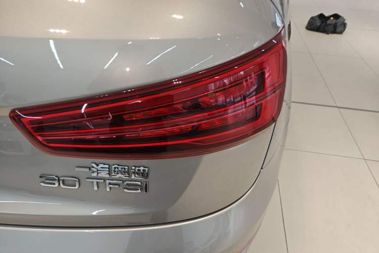Used Audi Q3 2018 30 TFSI Fashion Edition Collector's Version
