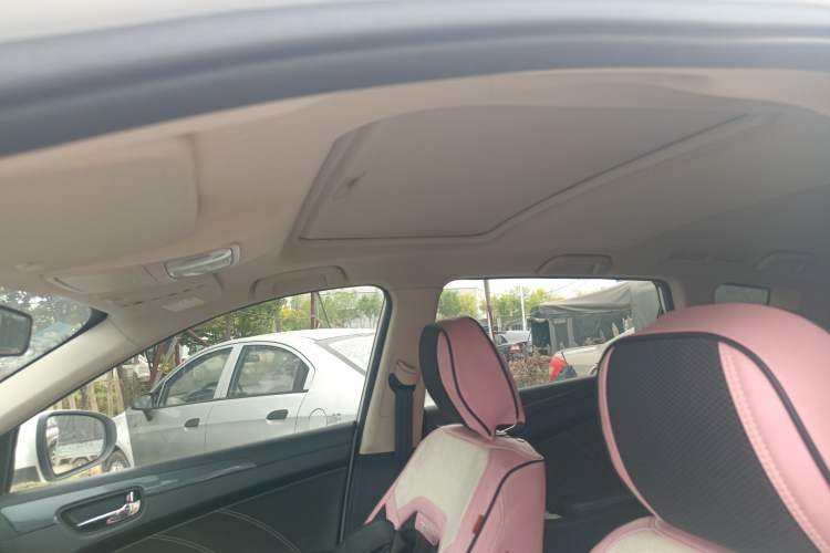 Used Dongfeng Fengon 580 2017 Revised Version 1.5T CVT Luxury Edition Headliner