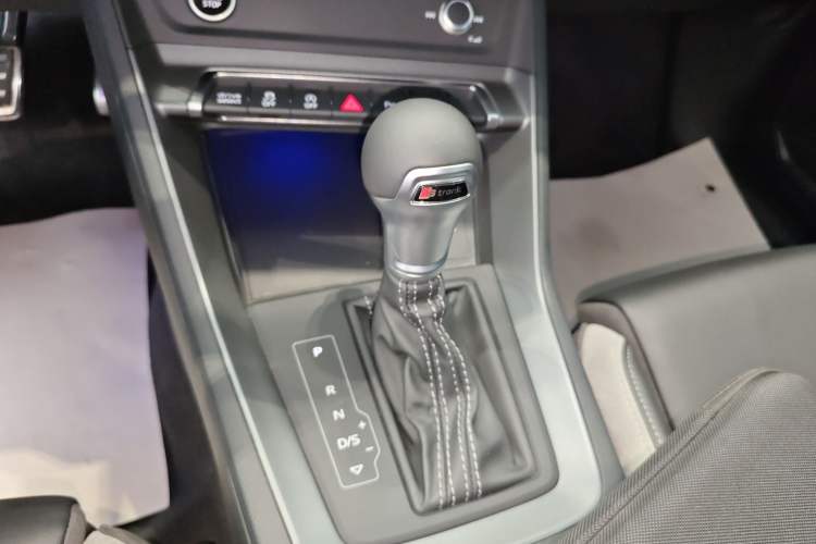 Used Audi Q3 2024 40 TFSI Fashion Dynamic Model
