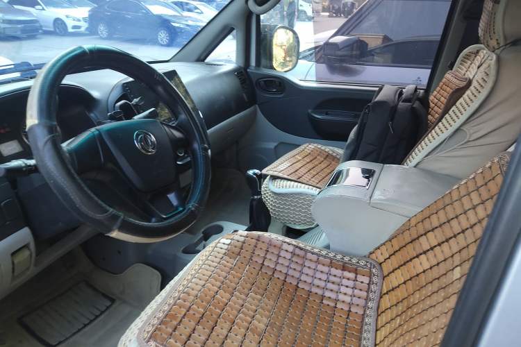 Used FORTHING Lingzhi 2017 Restyled M3L 1.6L 7-Seater Comfort Version