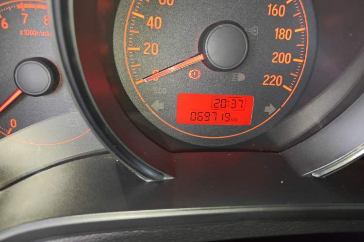 Used Honda Fit 2018 1.5L Manual Comfort Version Odometer Close Up