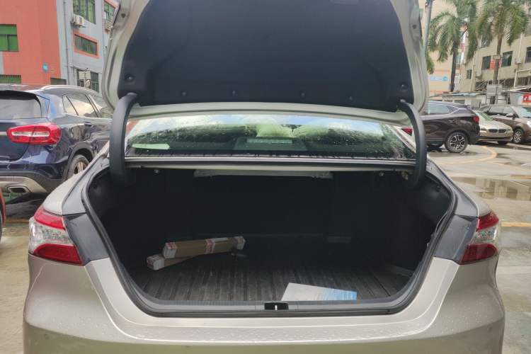 Used Toyota Camry 2019 2.5G Luxury Edition China VI Standard
