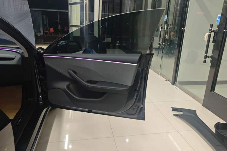 Used Tesla Model 3 2023 Rear-Wheel-Drive Version
