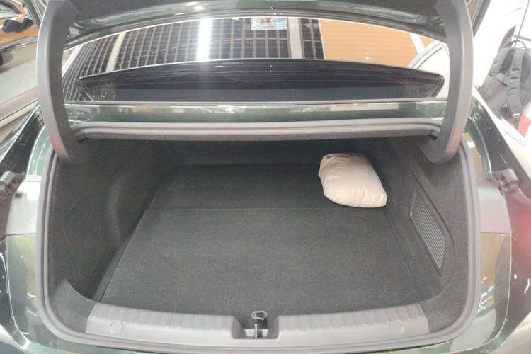 Used Geely Galaxy 8 2025 130km EM-i Prestige Edition Trunk