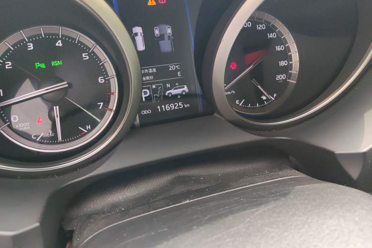 Used Toyota Prado 2016 3.5L Automatic VX NAVI Odometer Close Up