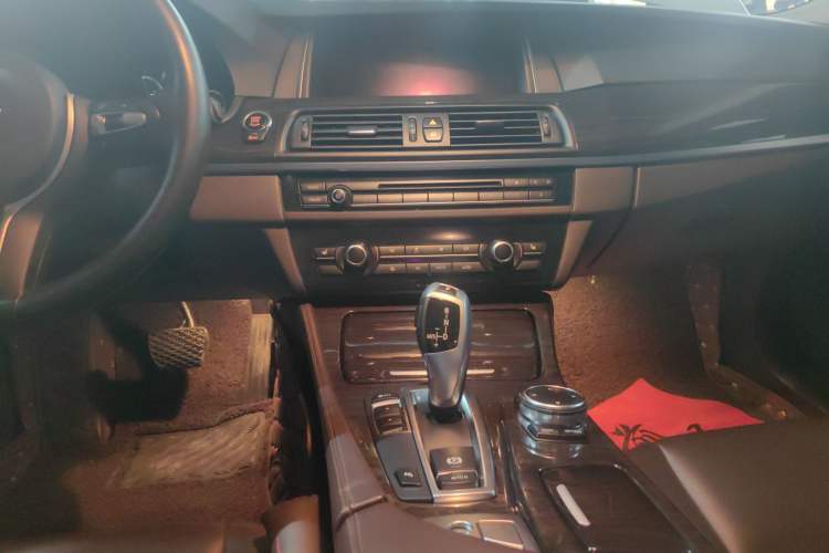 Used BMW 5 Series 2014 525Li Luxury Design Package