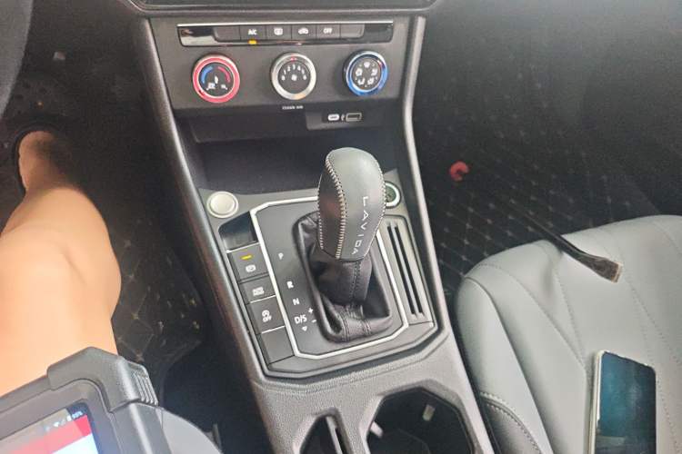 Used Volkswagen Lavida 2023 Revised Version 1.5L Automatic 5 Millionth Edition Gear Lever