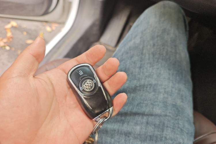 Used Buick GL6 2018 18T 6-Seater Prestige Model
