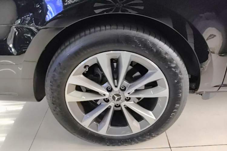 Used Mercedes-Benz V-Class 2022 V 260 Avantgarde Edition
