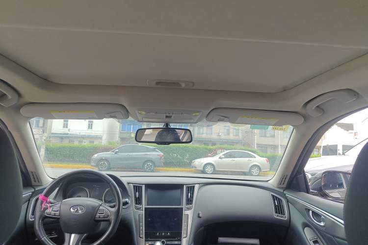 Used Infiniti Q50L 2015 2.0T Enjoyment Edition
