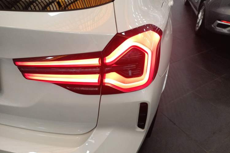 Used BMW iX3 2022 Updated Leading Version
