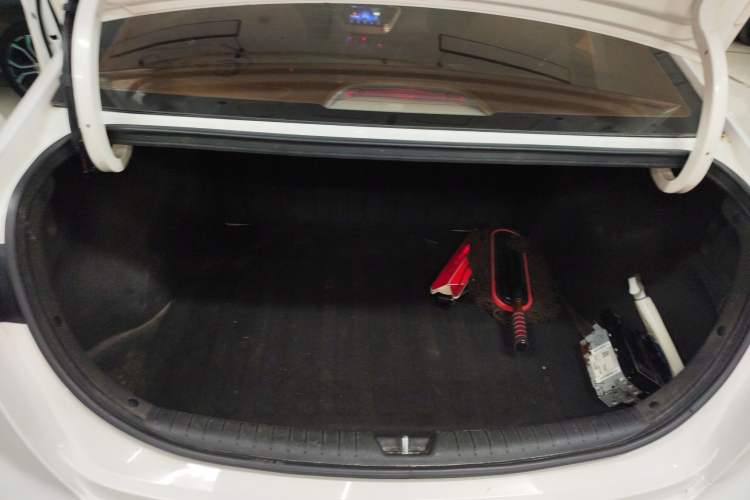 Used Hyundai Verna (new generation) 2020 1.4L Manual GLS Cool Edition Trunk