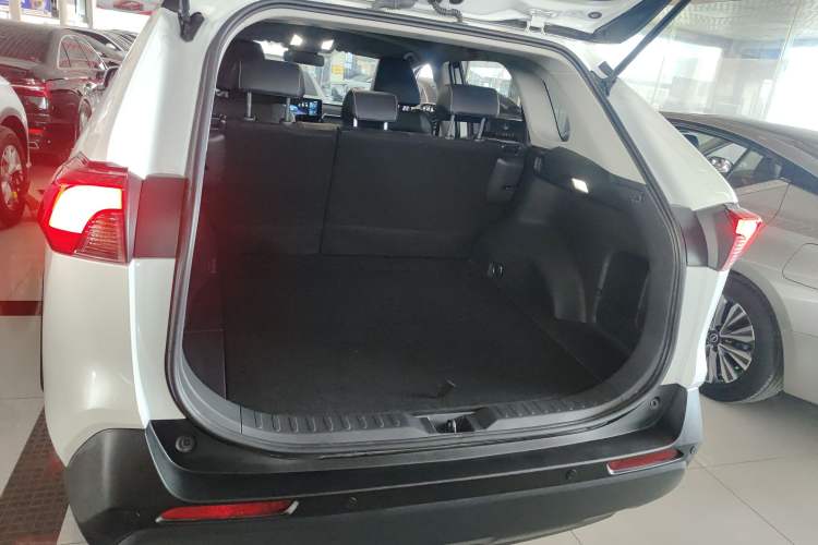 Used Toyota RAV4 2024 2.0L CVT Two-Wheel Drive Urban Edition