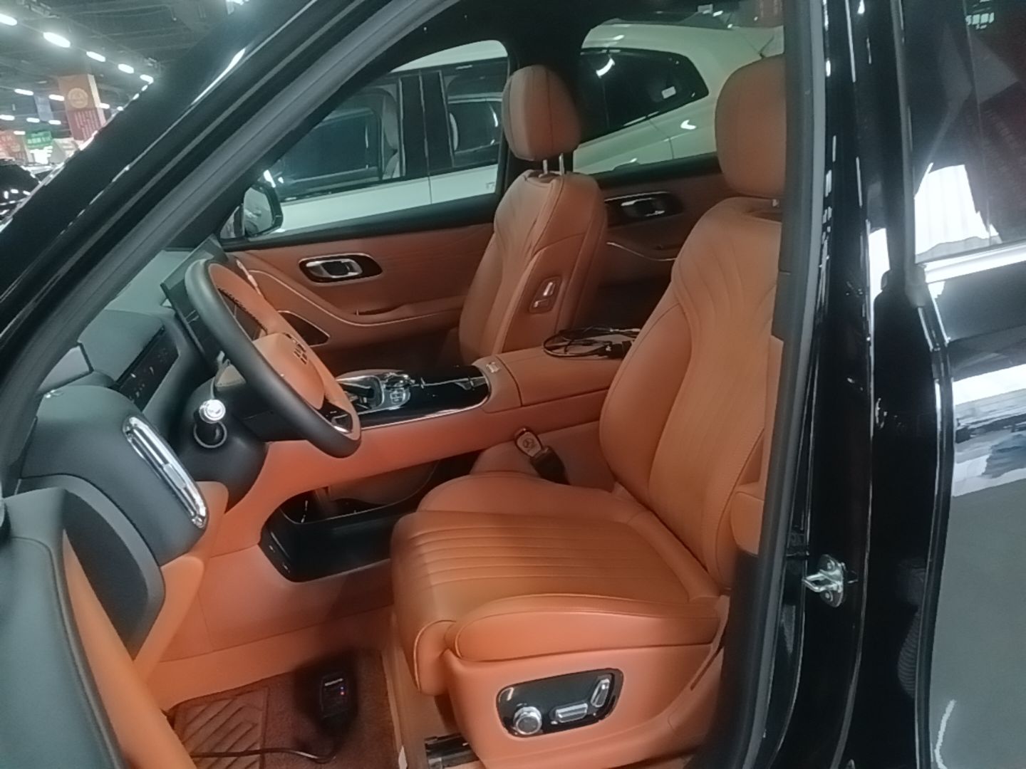Geely Galaxy M9 2025 Model 210km Four-Wheel-Drive Leading Edition — снимка 17