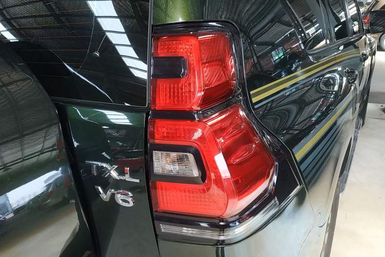 Used Toyota Prado 2018 3.5L Automatic TX-L with Rear-Mounted Spare Tire