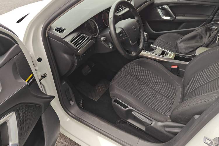 Used Peugeot 408 2014 1.8L Automatic Luxury Edition Driver Seat