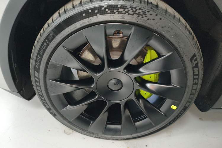 Used Tesla Model Y 2024 Rear-Wheel-Drive Version
