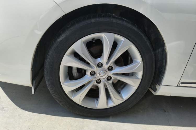 Used GAC Trumpchi GA6 2016 235T DCT Elite Edition Exterior 7