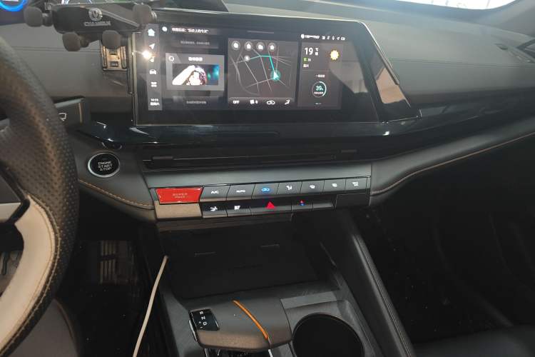 Used CHANGAN UNI-V 2024 1.5T Luxury Edition