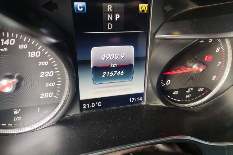 Used Mercedes-Benz GLC 2017 GLC 260 4MATIC Luxury Model
