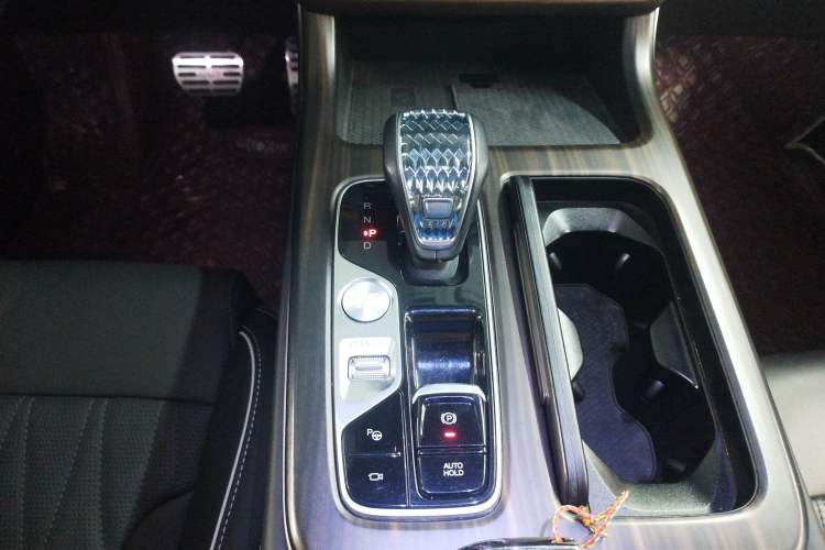 Used GAC Trumpchi GS8 2022 Flagship Series 2.0 TGDI Two-Wheel-Drive Prestige Edition (7 Seats) Gear Lever