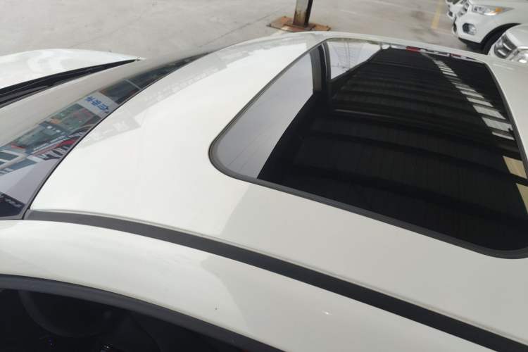 Used Venucia D60 2019 1.6L XL CVT Smart Connect Elite Edition
