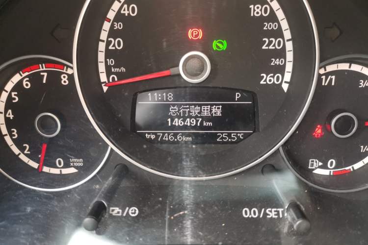 Used Volkswagen Beetle 2013 1.4 TSI Comfort Model Odometer Close Up