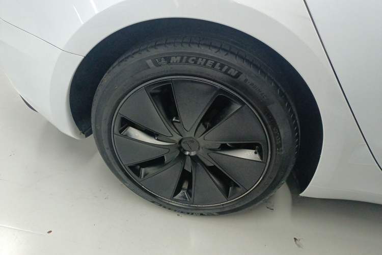 Used Tesla Model 3 2023 Long-Range All-Wheel-Drive Version