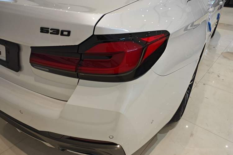 Used BMW 5 Series 2023 530Li Leading Model M Sport Package Right Rear Taillight