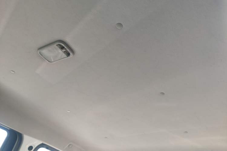 Used Wuling Hongguang PLUS 2019 1.5T Manual Standard Edition 5 Seats
