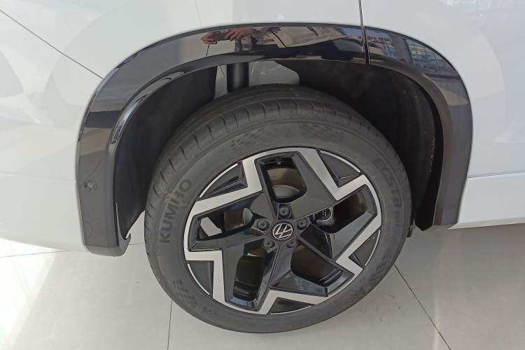 Used Volkswagen Tayron 2025 Tharu L 330TSI Two-Wheel Drive Elite City Package