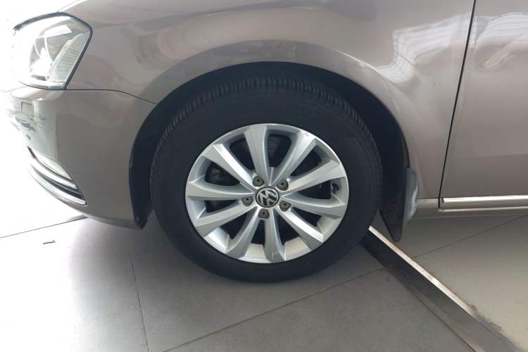 Used Volkswagen Magotan 2013 1.8TSI Luxury Model Left Front Wheel Hub