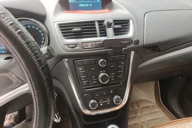 Used Buick Encore 2014 1.4T Automatic Two-Wheel Drive Urban Elite Model Audio And AC Panel