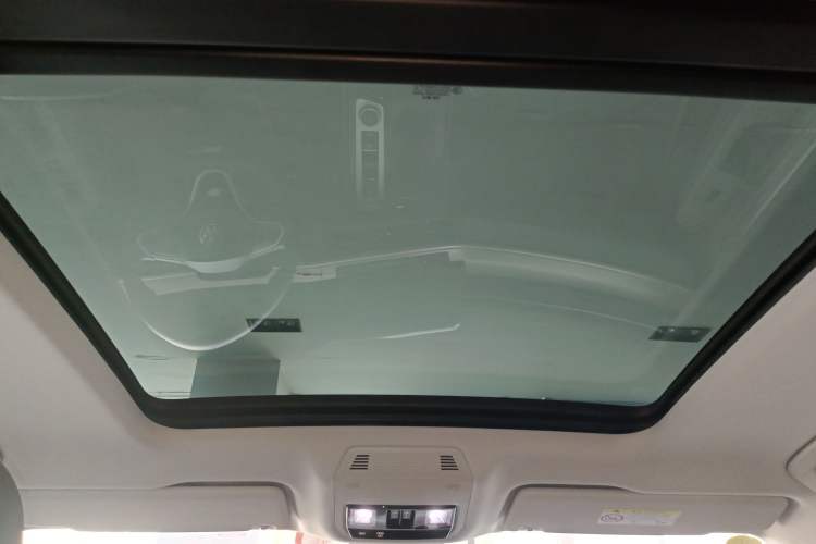 Used Volkswagen Tavendor 2024 Facelifted 380TSI All-Wheel Drive R-Line Cruise Premium Edition Headliner