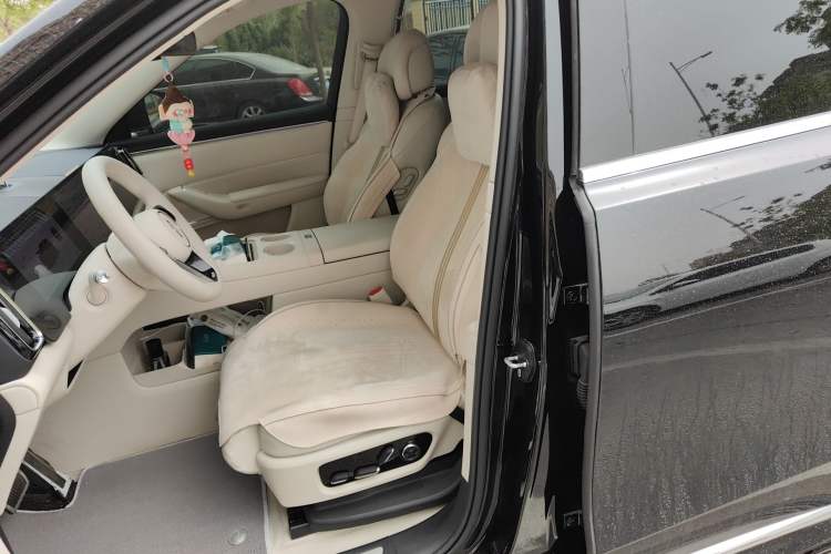 Used Hima AITO M8 2025 Extended-Range Max+ Version 53.4 kWh 5-Seater Edition