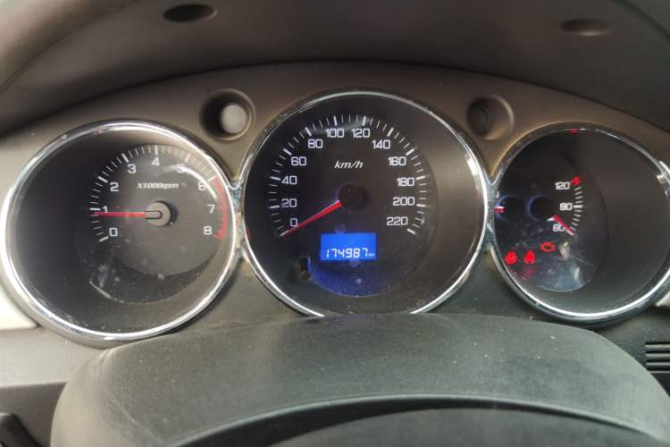 Used Dongfeng Aeolus S30 2013 1.6L Manual Entry-Level Model