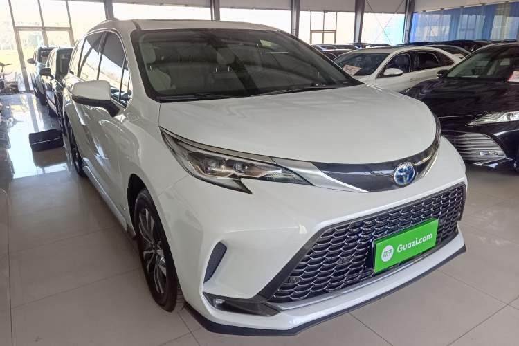 Used Toyota Granvia 2023 2.5L Hybrid Luxury Edition