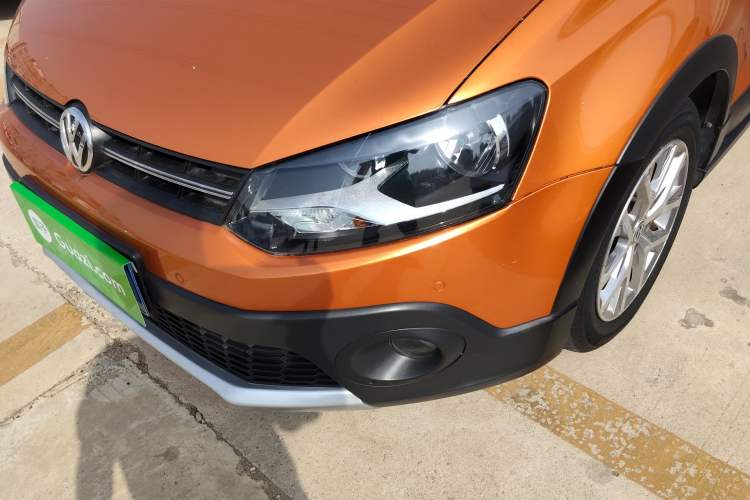 Used Volkswagen Polo 2014 1.6L Cross Polo Automatic Left Front Headlight