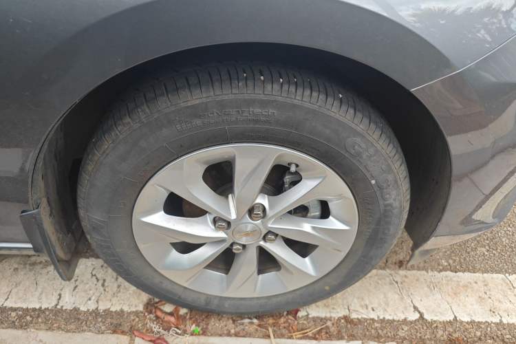 Used Chevrolet Cavalier 2021 325T Automatic Enjoyment Edition Right Front Wheel Hub