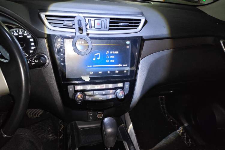 Used Nissan X-Trail 2015 2.0L CVT Comfort MAX Edition 2WD