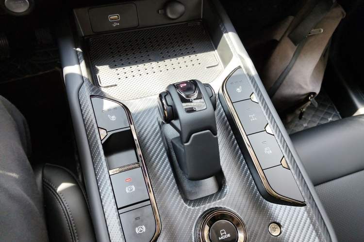 Used Haval Raptor New Energy 2024 Hi4 145 Cross-Over Edition Gear Lever